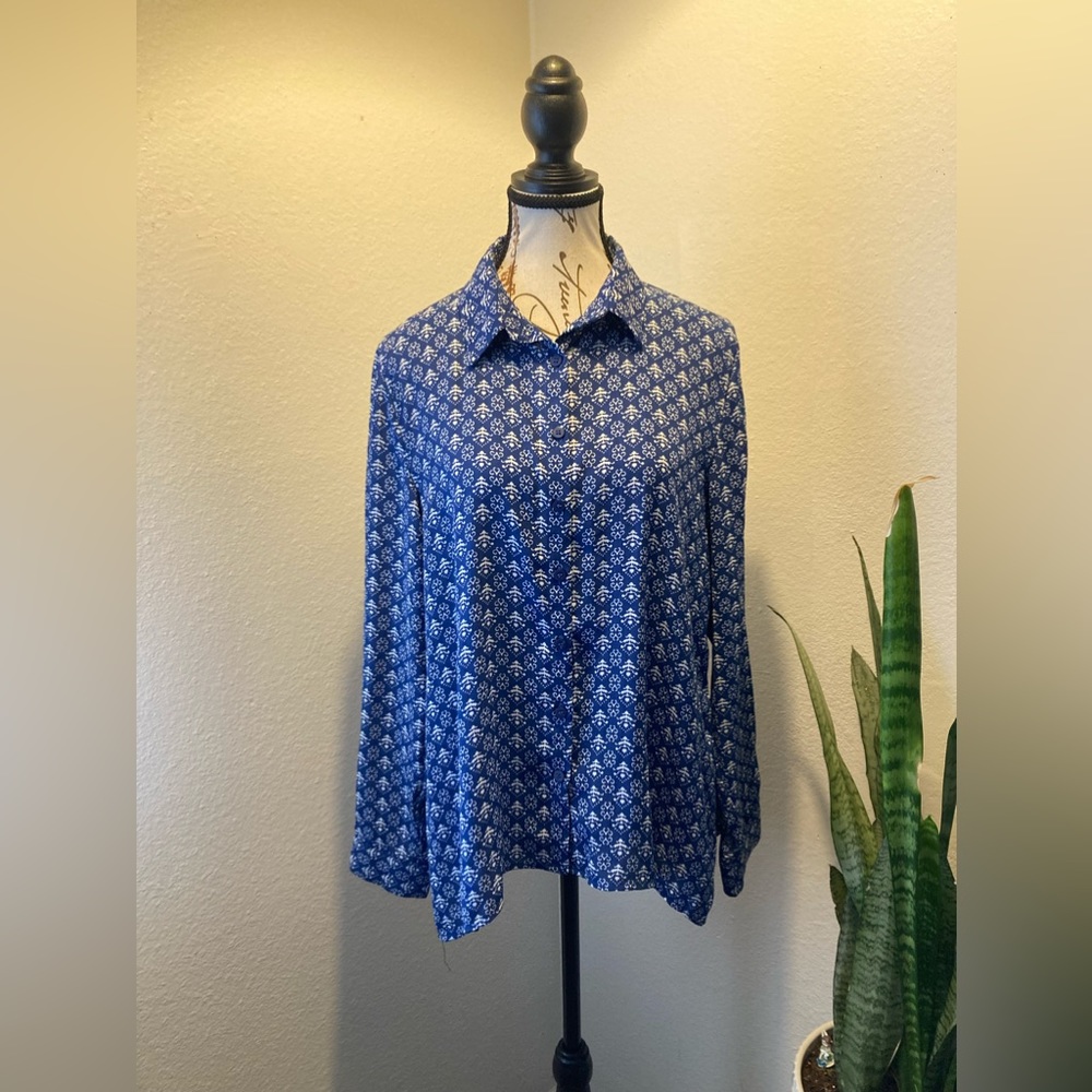 Cotton-on long sleeve blouse Blue with buttons Medium